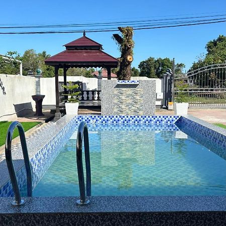 D'Bali Homestay - Private Swimming Pool, Netflix, Internet Wifi ,Cuckoo, Internet Wifi , Dryer, Washing Machine, Aircond Setiap Bilik & Ruang Tamu Pasir Puteh Exterior photo