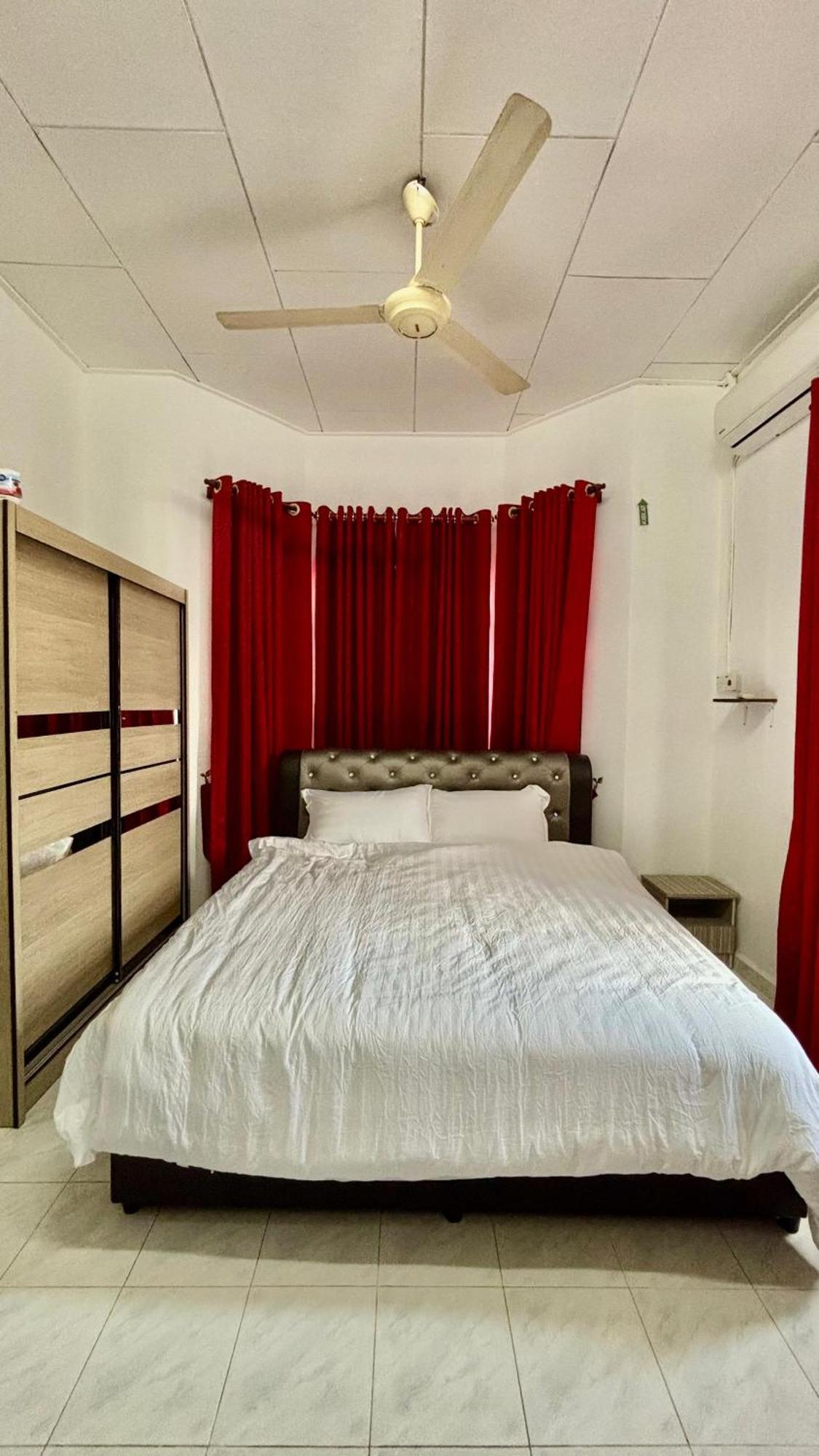 D'Bali Homestay - Private Swimming Pool, Netflix, Internet Wifi ,Cuckoo, Internet Wifi , Dryer, Washing Machine, Aircond Setiap Bilik & Ruang Tamu Pasir Puteh Exterior photo
